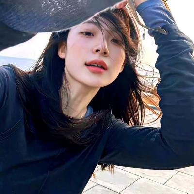 品牌官方实拍：顶流女星旧照被扒，平台紧急限流